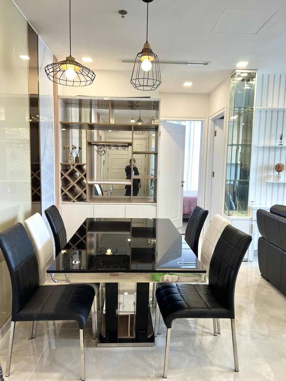 Cho thuê Vinhomes Golden River 3PN Vòng Cung 35 triệu/tháng, 100m2, full nội thất cao cấp, giá rẻ nhất thị trường