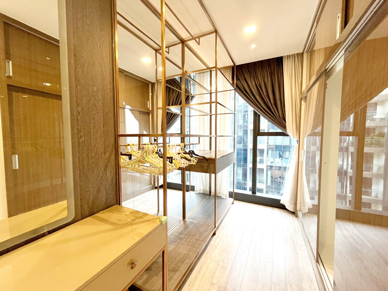 Cần cho thuê 4PN ,160m2 nội thất đẹp