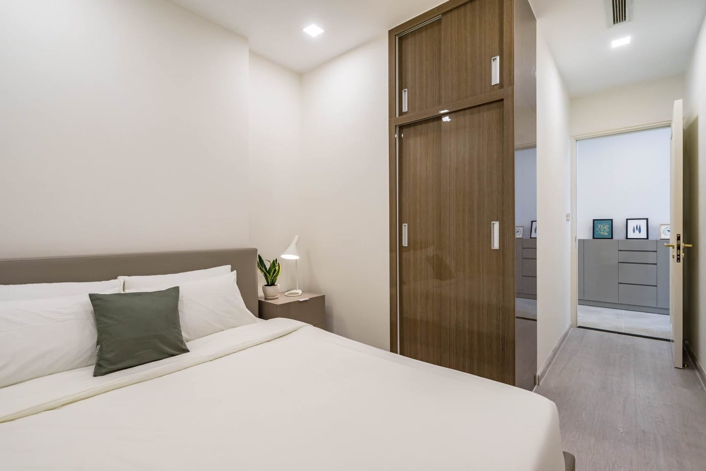 Bán căn hộ BaSon 2PN ,72m2 view thoáng , Landmark LH 0906 322 053