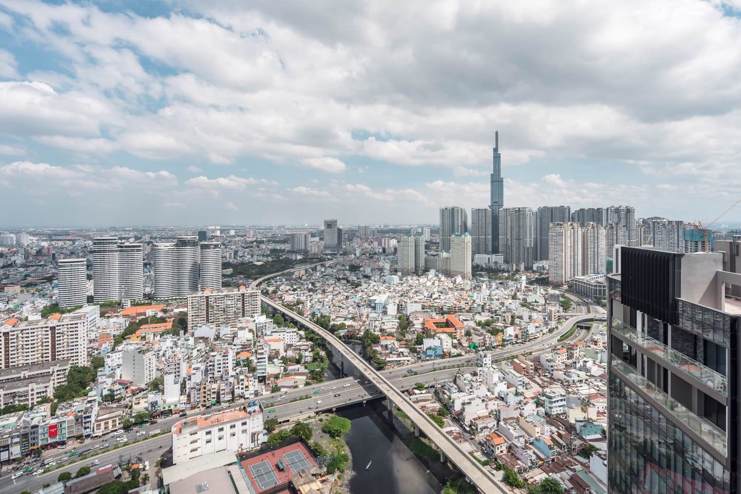 Bán căn hộ BaSon 2PN ,72m2 view thoáng , Landmark LH 0906 322 053