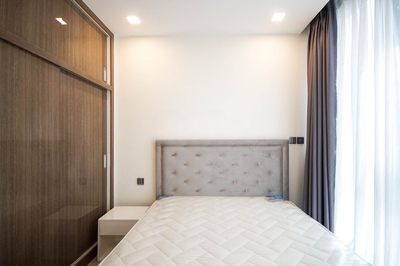 Cần cho thuê căn hộ 2PN Vinhomes Golden River Ba Son 80m2 NT sang trọng view thoáng LH 0906 322 053 Linh