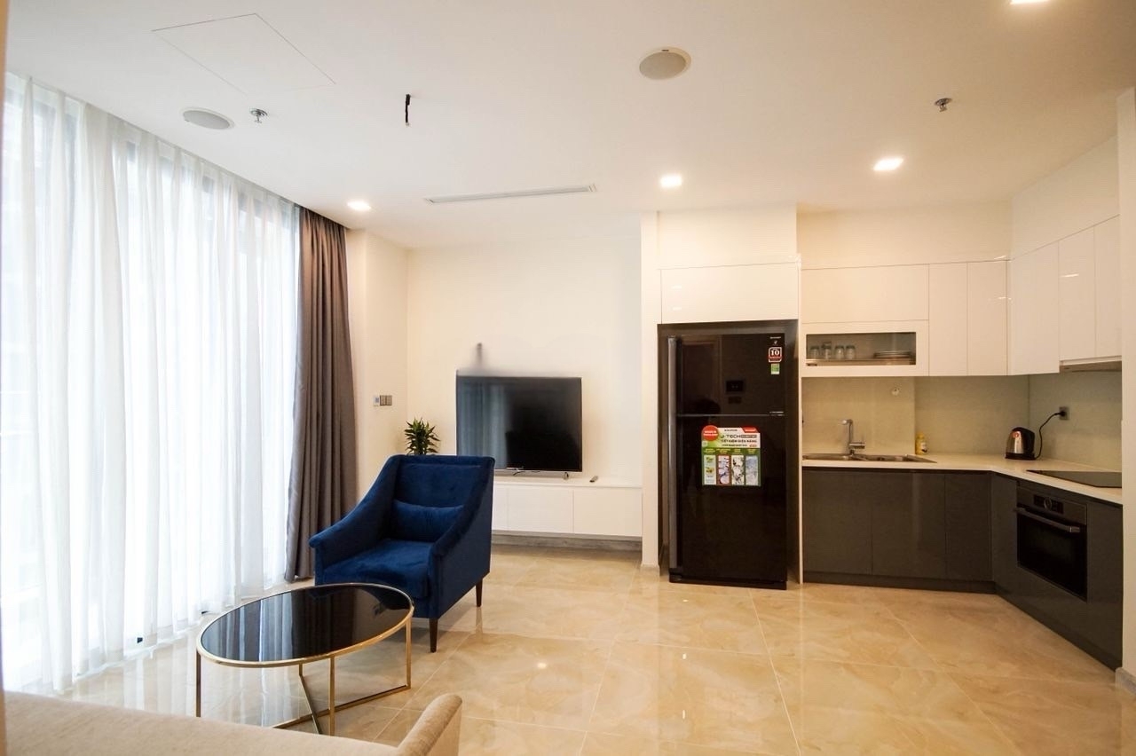 Cần cho thuê căn hộ 2PN Vinhomes Golden River Ba Son 80m2 NT sang trọng view thoáng LH 0906 322 053 Linh