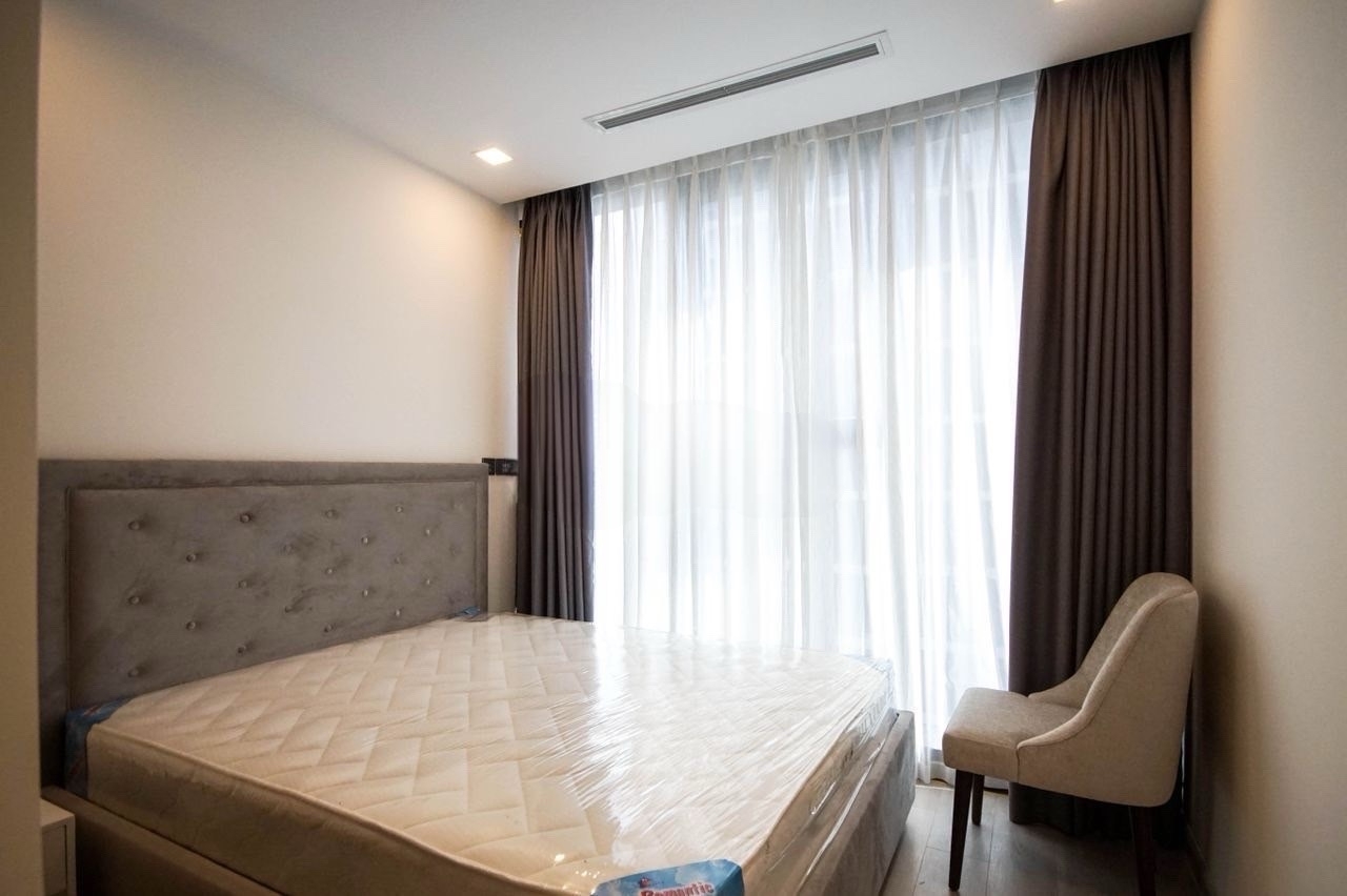 Cần cho thuê căn hộ 2PN Vinhomes Golden River Ba Son 80m2 NT sang trọng view thoáng LH 0906 322 053 Linh