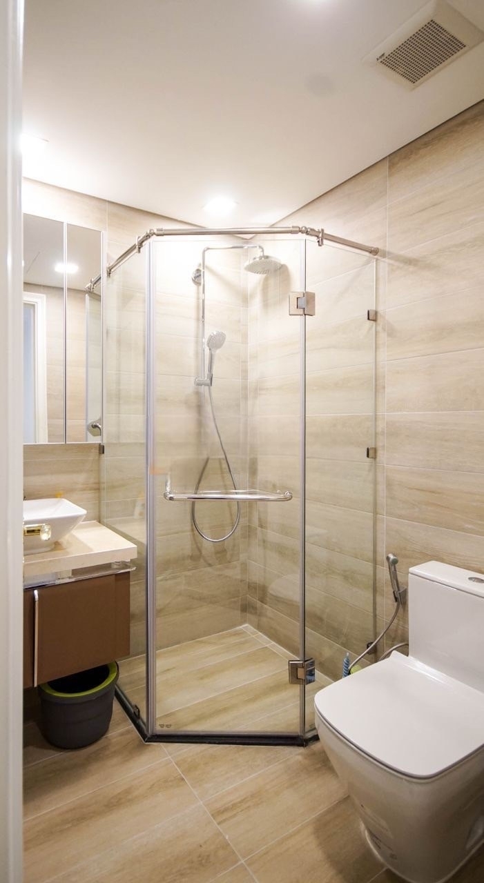 Cần cho thuê căn hộ 2PN Vinhomes Golden River Ba Son 80m2 NT sang trọng view thoáng LH 0906 322 053 Linh