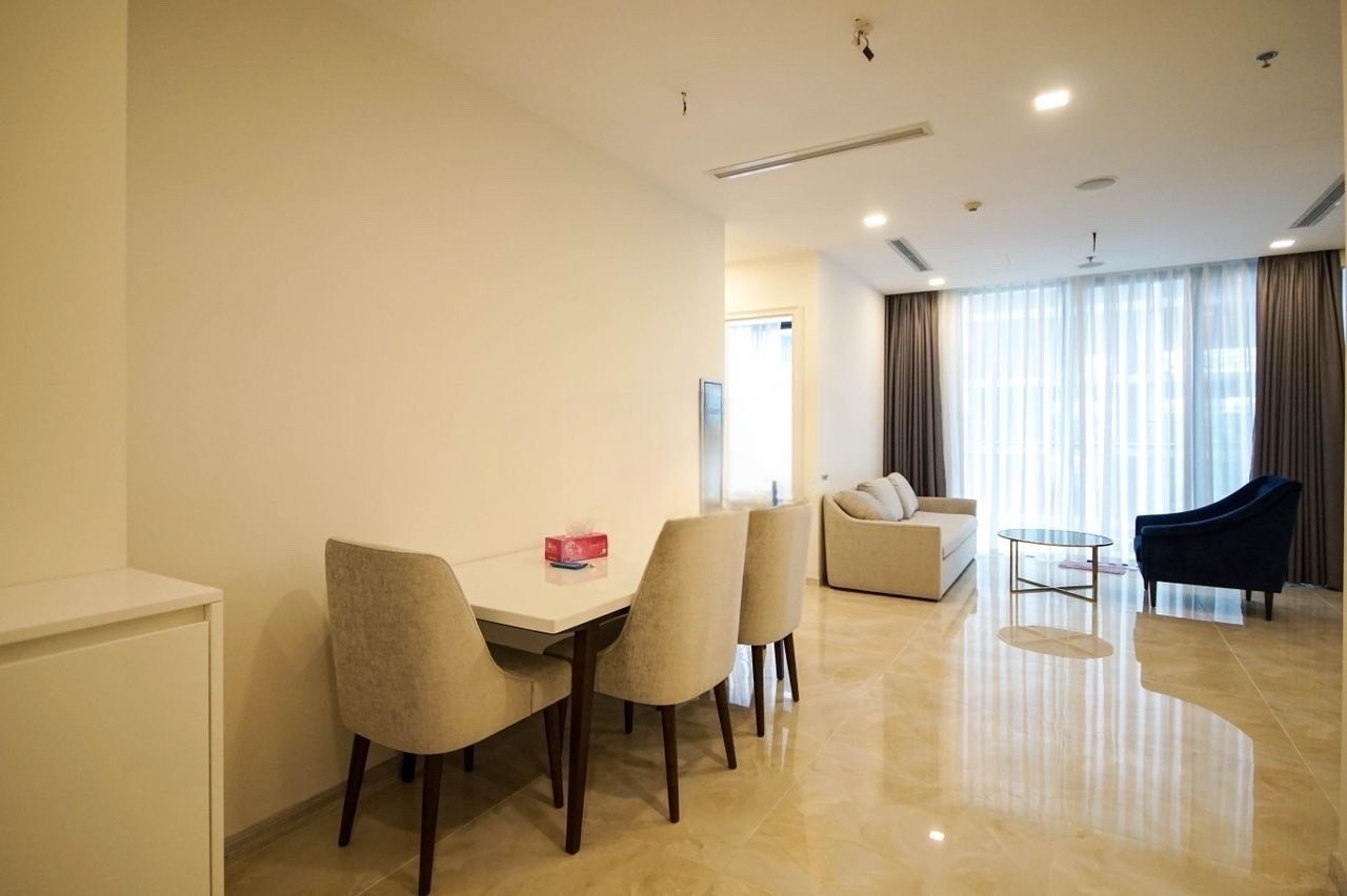 Cần cho thuê căn hộ 2PN Vinhomes Golden River Ba Son 80m2 NT sang trọng view thoáng LH 0906 322 053 Linh