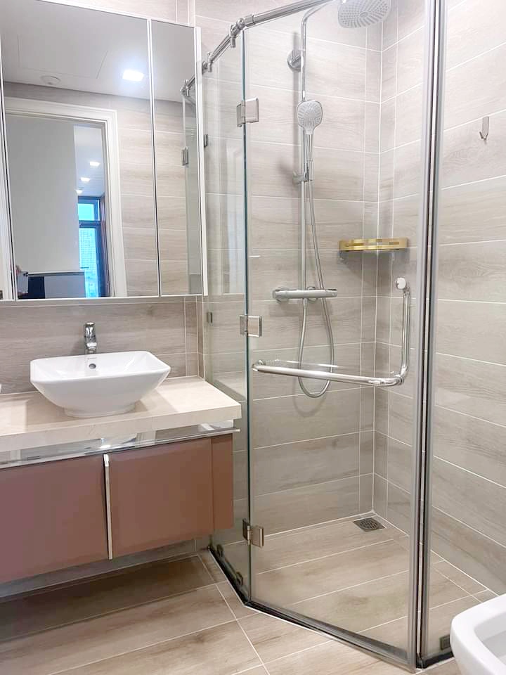 Cho thuê căn hộ Vinhome Bason, Q1 100m2, 3PN, 2WC, giá: 33tr/tháng, ở liền, nhà đẹp, LH: 0906 322 053