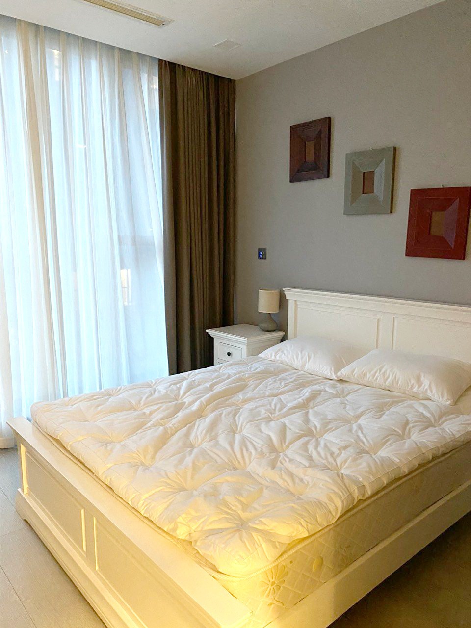 Cho thuê căn hộ 3PN Vinhomes Golden River BaSon 123m2 nội thất sang trọng view thoáng giá tốt nhất