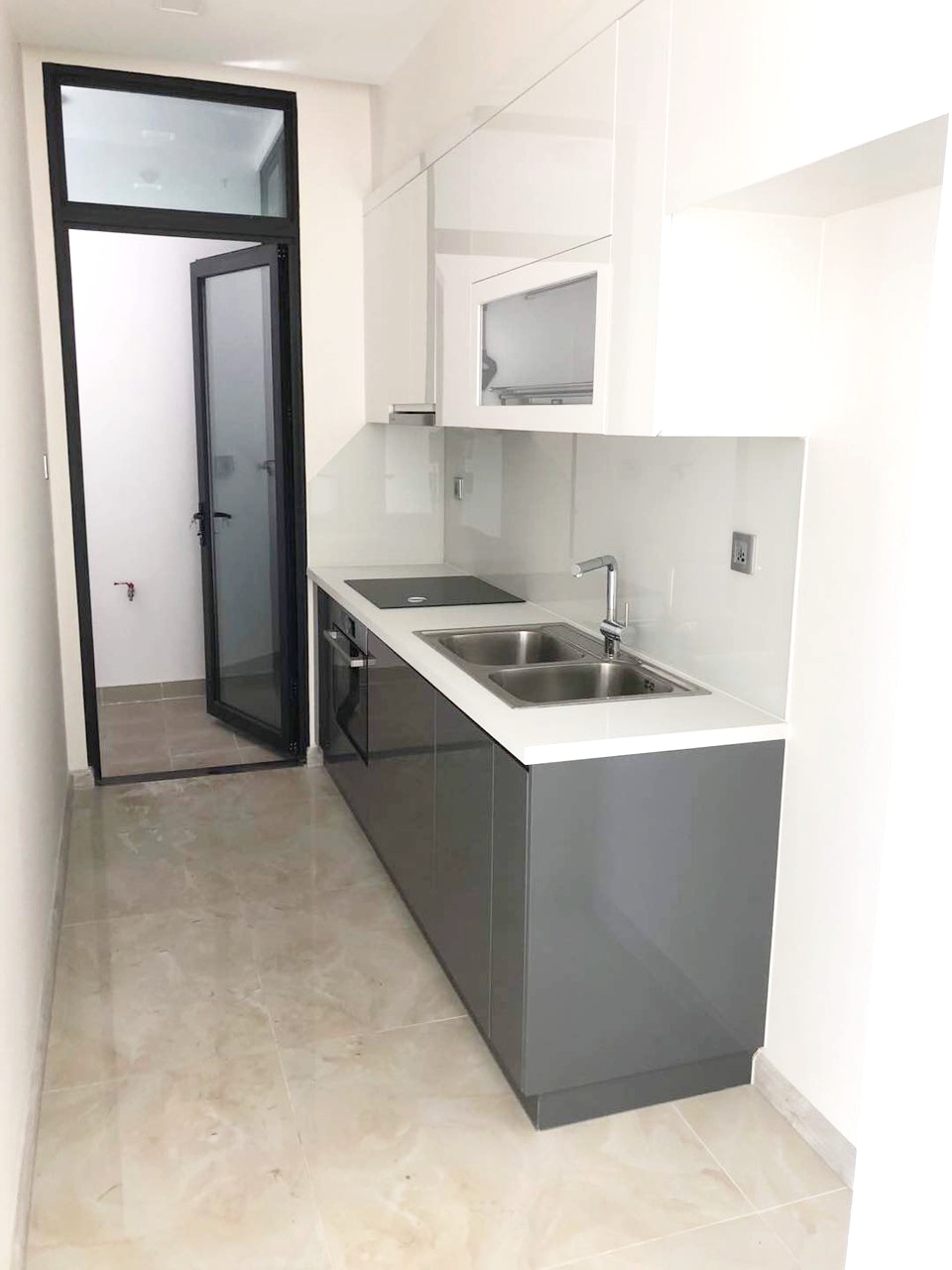 Cần cho thuê căn hộ 2PN Vinhomes Golden River Ba Son 72m2 NTCB view thoáng