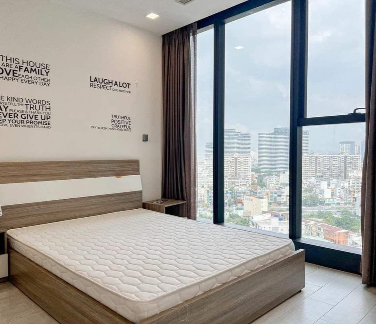 Cần cho thuê gấp căn hộ 1PN giá chỉ 18 triệu/tháng LH 0906322053 Linh