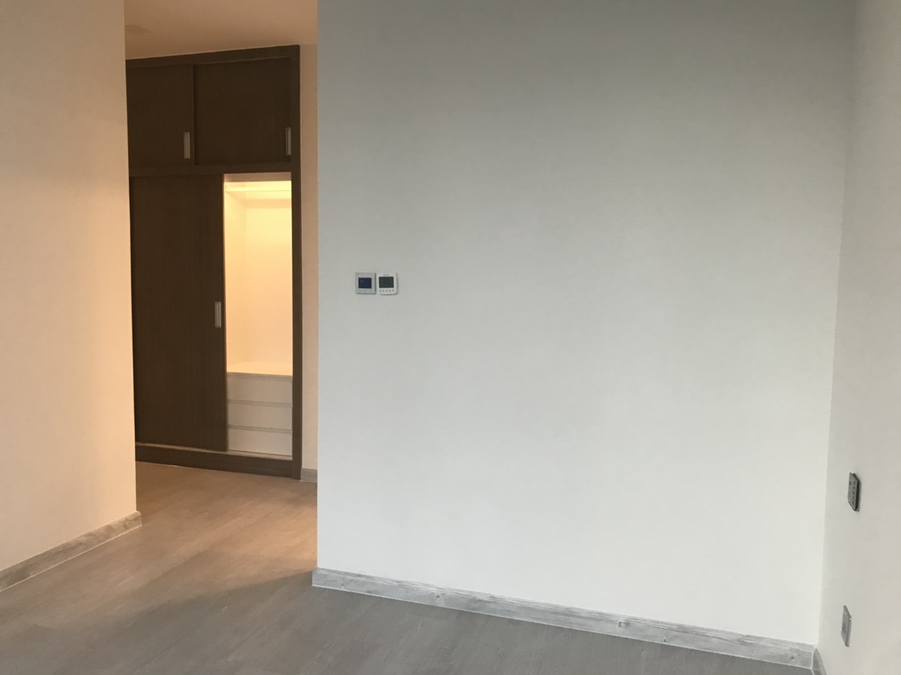 Cần Bán Gấp 2PN -2WC ,78m2 sổ hồng ,view Bitexco giá 11 tỷ
