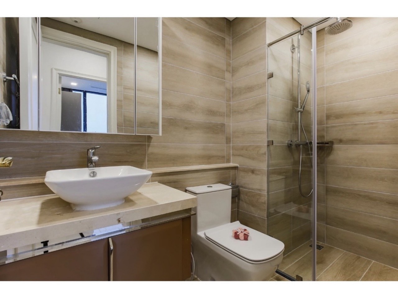Bán căn hộ Vinhomes Golden River 2PN-2WC 79m2 full nt giá 11,7tỷ sổ hồng