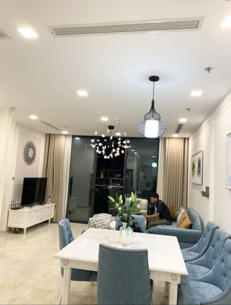 Bán căn hộ Vinhomes Golden River 2PN-2WC 79m2 full nt giá 11,7tỷ sổ hồng