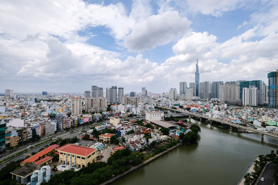 Bán Căn Hộ Vinhomes Golden River 2 Phòng Ngủ 80M2 Vòng Cung View Sông, View Landmark Giá Bán 13,3 tỷ bao hết