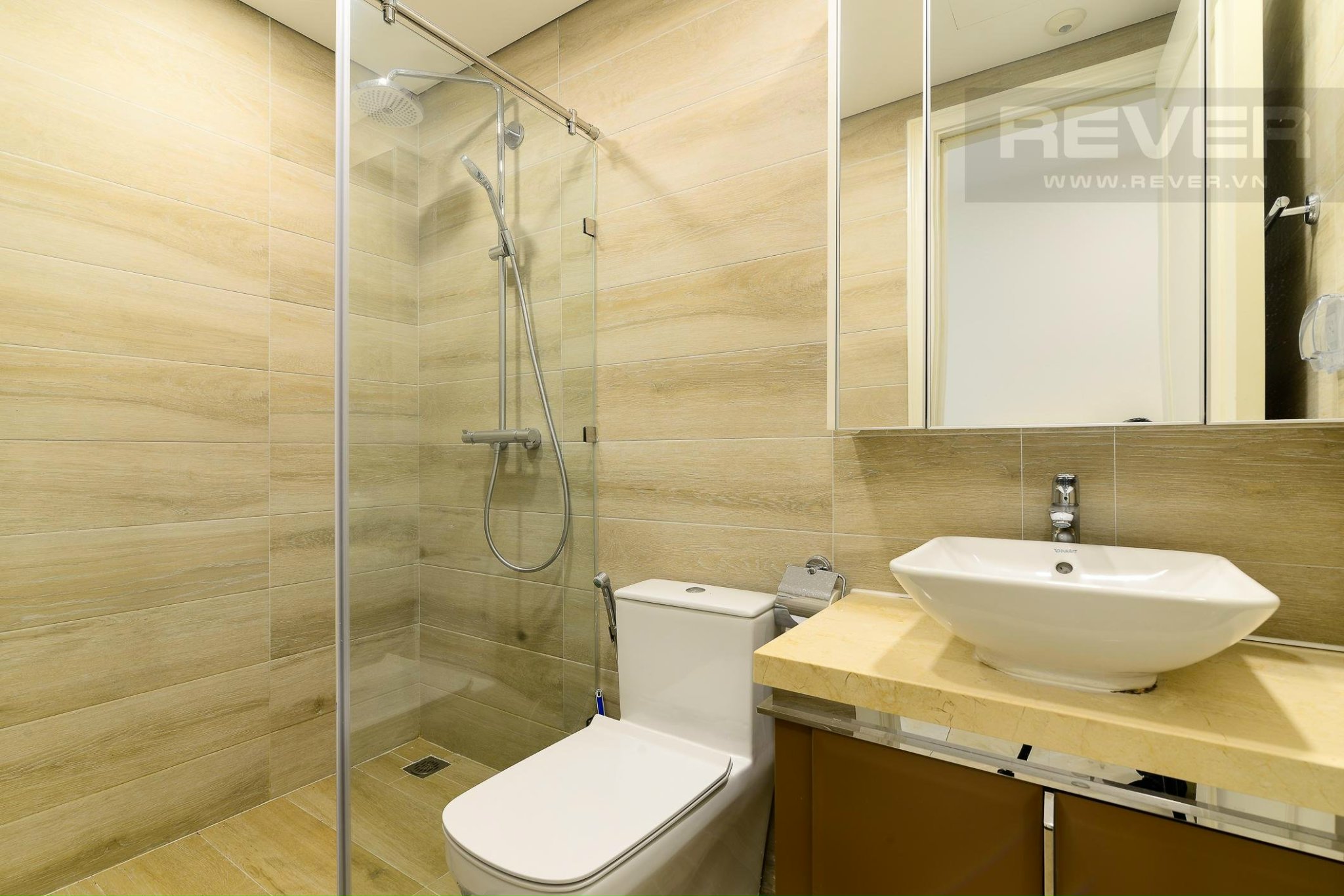 Cho thuê căn hộ 3PN Vinhomes Golden River Ba Son 100m2 nội thất sang trọng view thoáng giá tốt 30 tr/th .Lh 0906322053