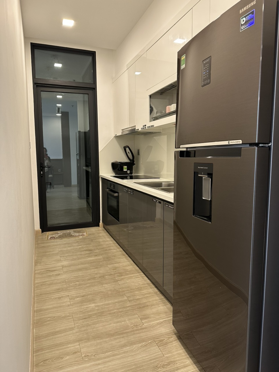 Cho Thuê gấp Căn hộ 2PN 72m2 Vinhomes Golden River Bason