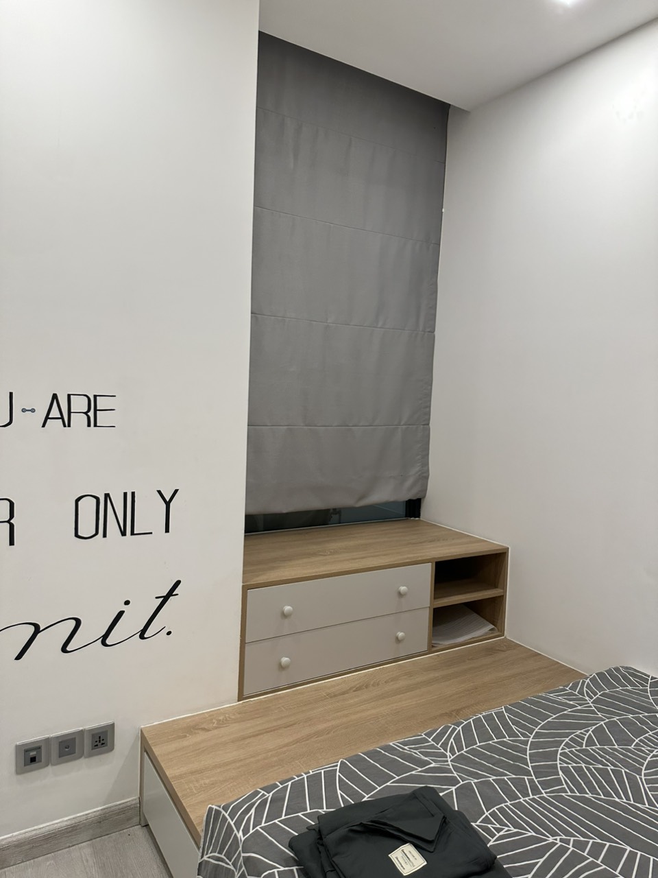 Cho Thuê gấp Căn hộ 2PN 72m2 Vinhomes Golden River Bason