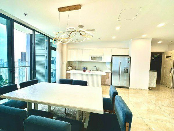 Tôi kẹt tiền cần bán gấp căn 2PN ,80m2 ,Vòng Cung Vinhomes Golden River Quận 1 giá chỉ 10.5 tỷ