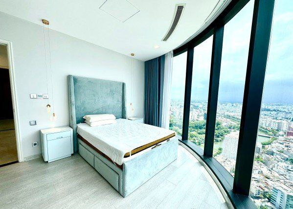 Tôi kẹt tiền cần bán gấp căn 2PN ,80m2 ,Vòng Cung Vinhomes Golden River Quận 1 giá chỉ 10.5 tỷ