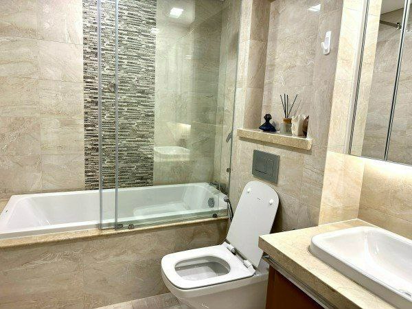 Tôi kẹt tiền cần bán gấp căn 2PN ,80m2 ,Vòng Cung Vinhomes Golden River Quận 1 giá chỉ 10.5 tỷ