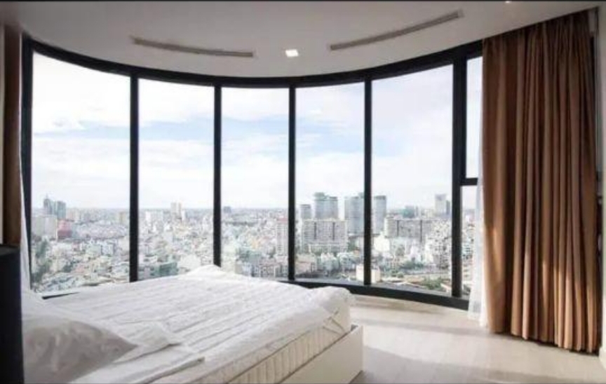 Cần cho thuê căn hộ 2PN Vinhomes Golden River Ba Son 80m2 NT sang trọng view thoáng LH: 0906322053