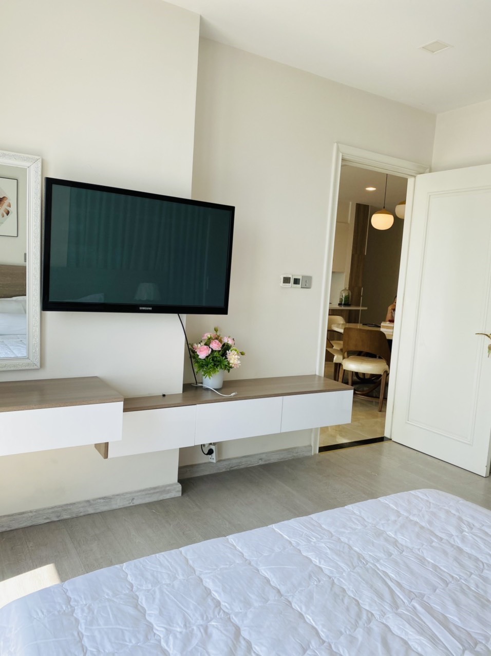 Cho Thuê Căn Hộ 3PN ,120m2 ,view Sông Vinhomes Bason giá 60 triệu nội thất cao cấp