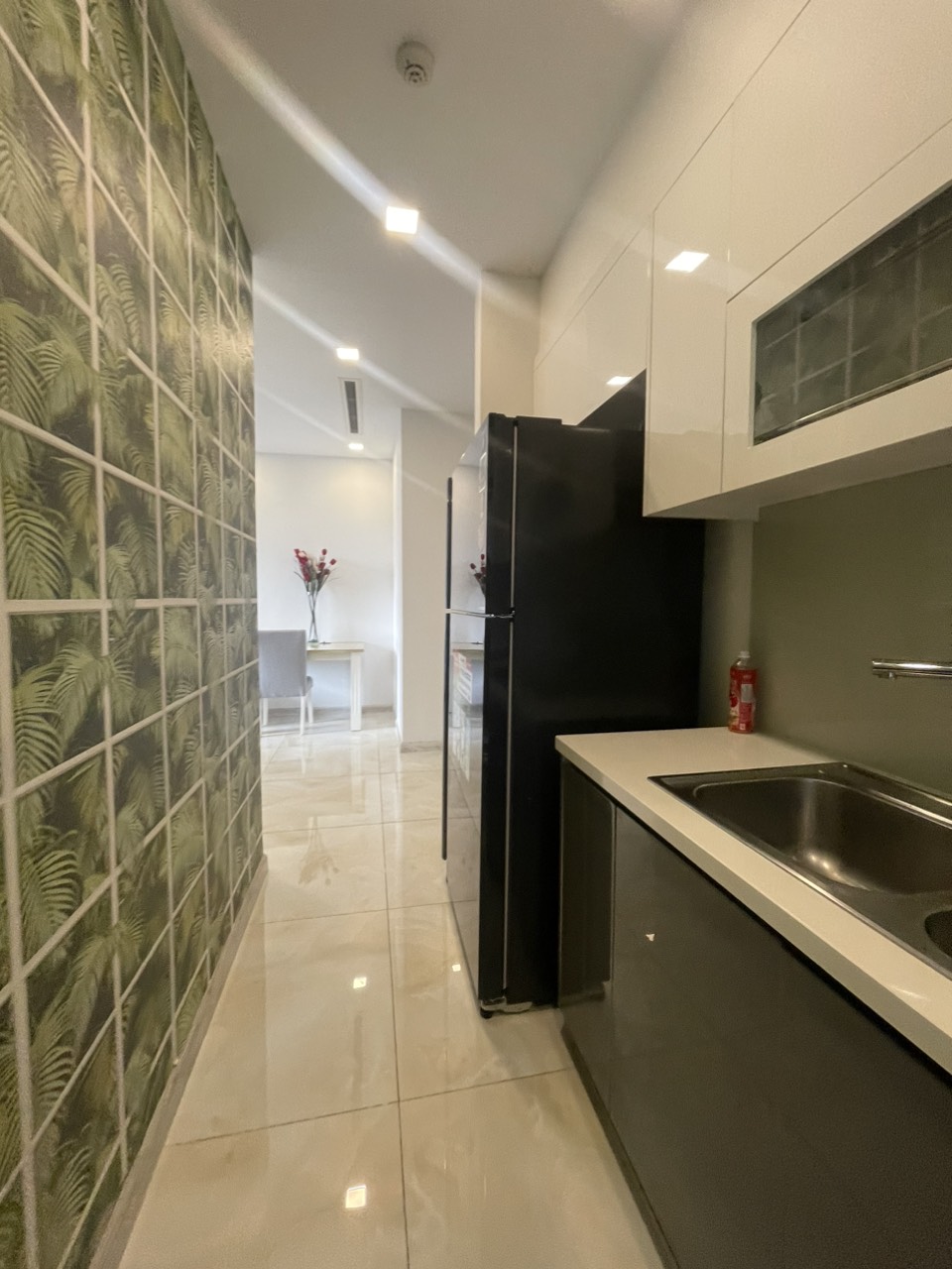 Hot Vinhomes Golden River Bason 2PN full nội thất ,tầng thấp giá chỉ 22 tr/th