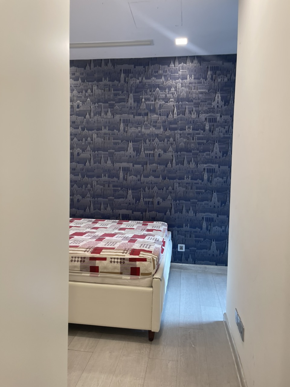 Hot Vinhomes Golden River Bason 2PN full nội thất ,tầng thấp giá chỉ 22 tr/th