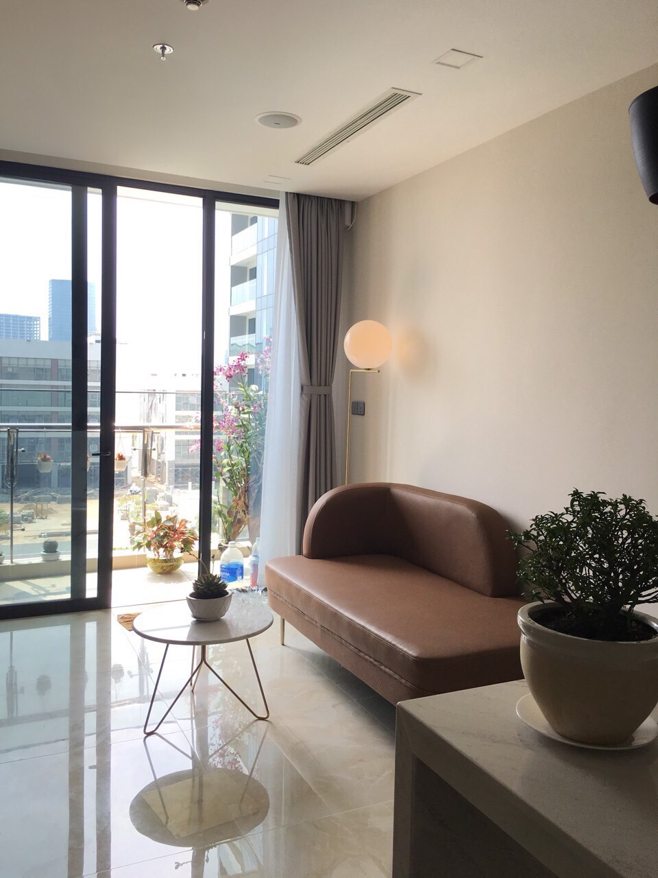 Cho thuê căn hộ 1PN Vinhomes Bason nội thất cao cấp ,view nội khu