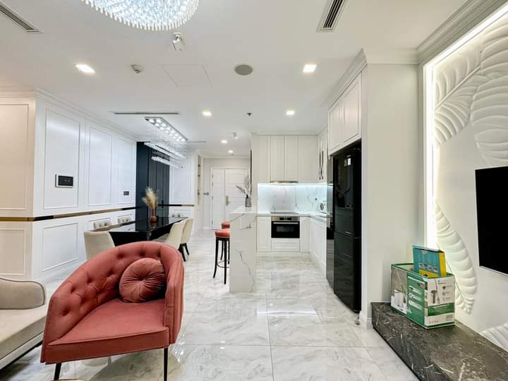 Cần cho thuê căn hộ 2PN Vinhomes Golden River BaSon 78m2 NT sang trọng view thoáng