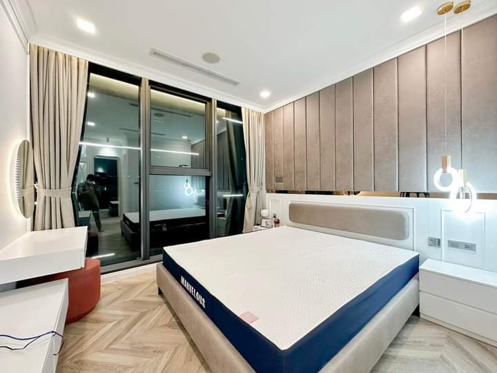 Cần cho thuê căn hộ 2PN Vinhomes Golden River BaSon 78m2 NT sang trọng view thoáng