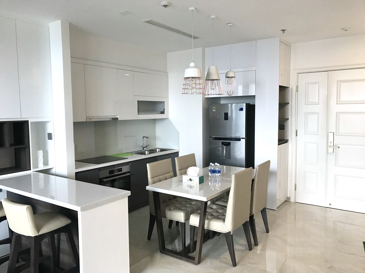 VINHOMES GOLDEN RIVER – 2PN – 83m2- 30TRIỆU – FULL NỘI THẤT