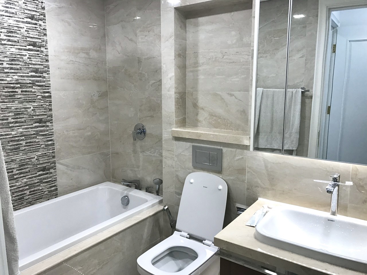 VINHOMES GOLDEN RIVER – 2PN – 83m2- 30TRIỆU – FULL NỘI THẤT