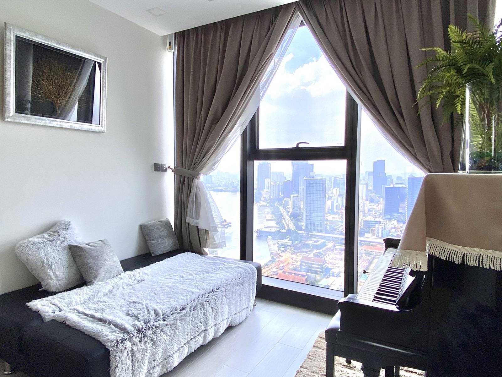 Cần cho thuê căn hộ 2PN Vinhomes Golden River BaSon 78m2 NT sang trọng view thoáng