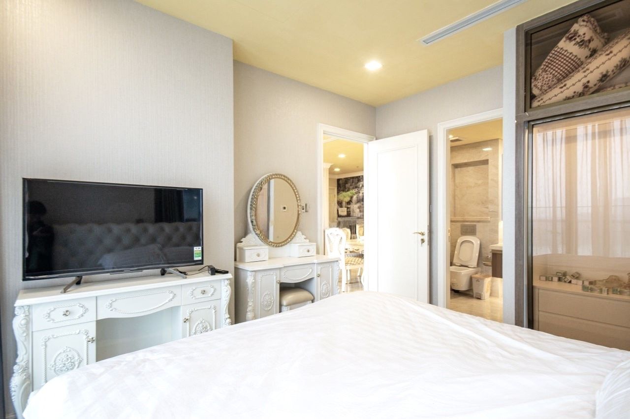 CHÍNH CHỦ SANG NHƯỢNG CĂN GÓC 3PN ,118m2 VINHOMES GOLDEN BA SON VIEW SÔNG GIÁ TỐT