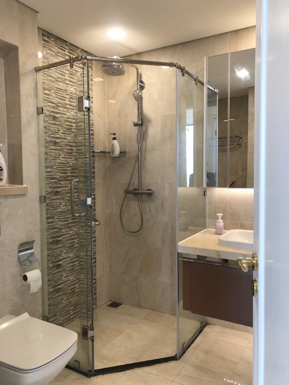 Bán căn 1PN Sở Hữu Vĩnh Viễn vinhomes Golden River giá 6,5tỷ bao hết