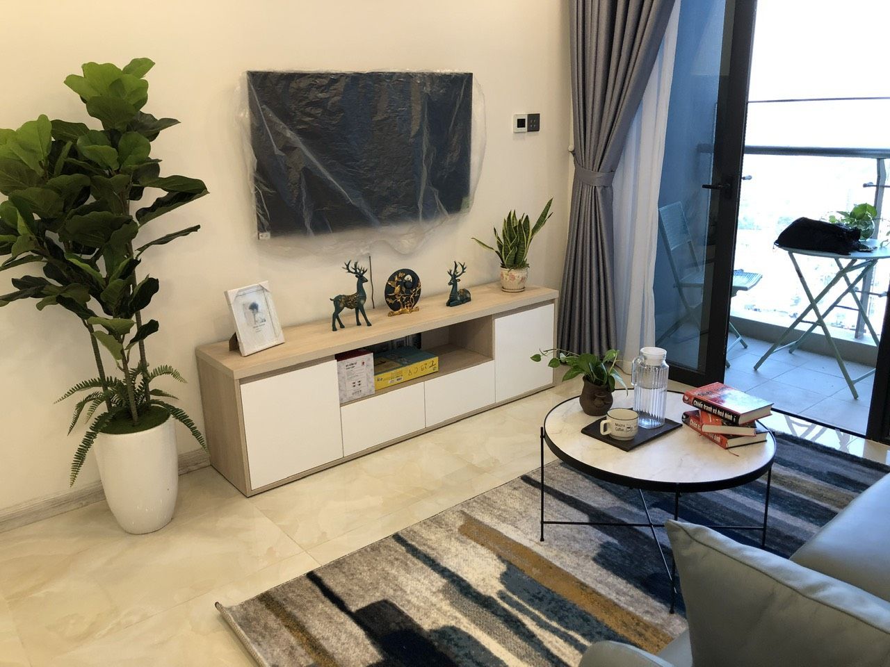 Cho thuê gấp căn hộ Vinhome Golden River 1PN 1WC 53m2 giá chỉ 21 triệu/tháng