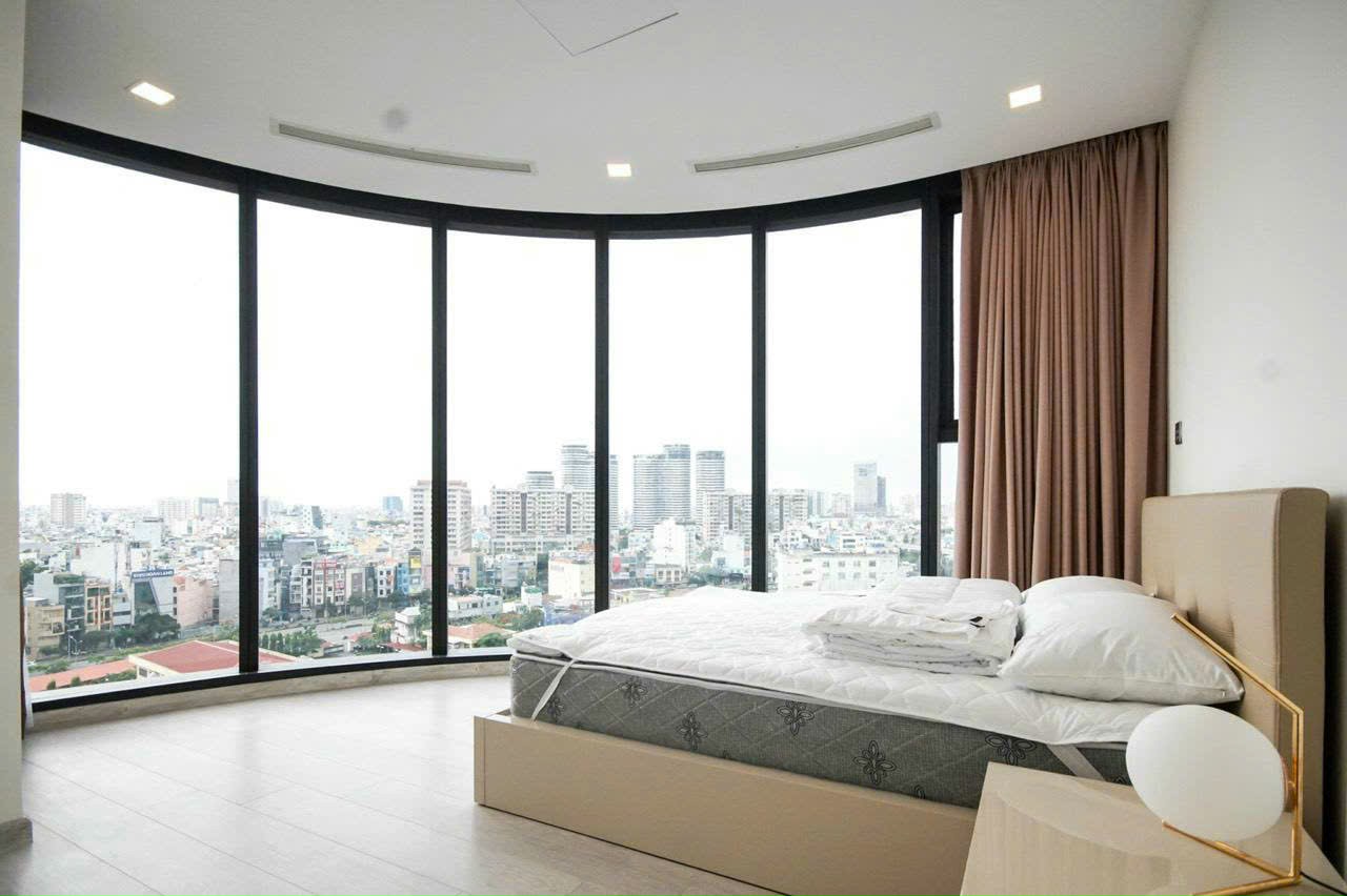 Cần bán gấp Căn hộ 2PN Vòng Cung,80m2 Vinhomes Bason Q1