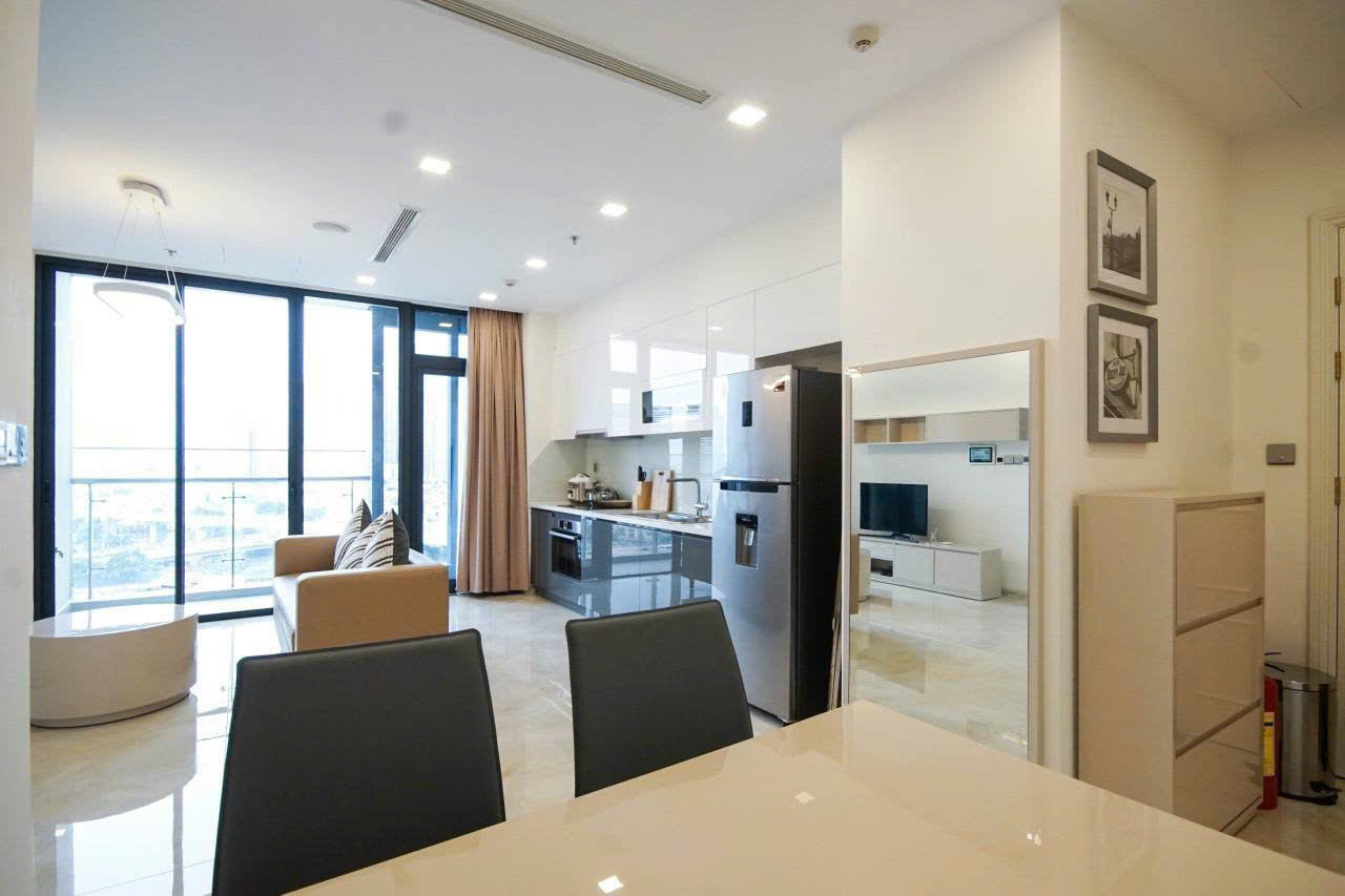 Cần bán gấp Căn hộ 2PN Vòng Cung,80m2 Vinhomes Bason Q1