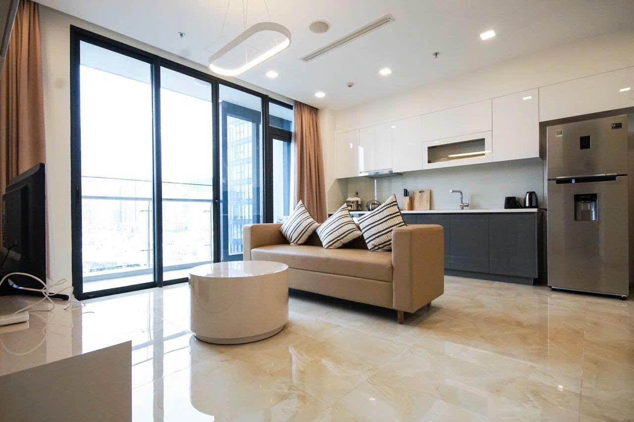 Cần bán gấp Căn hộ 2PN Vòng Cung,80m2 Vinhomes Bason Q1