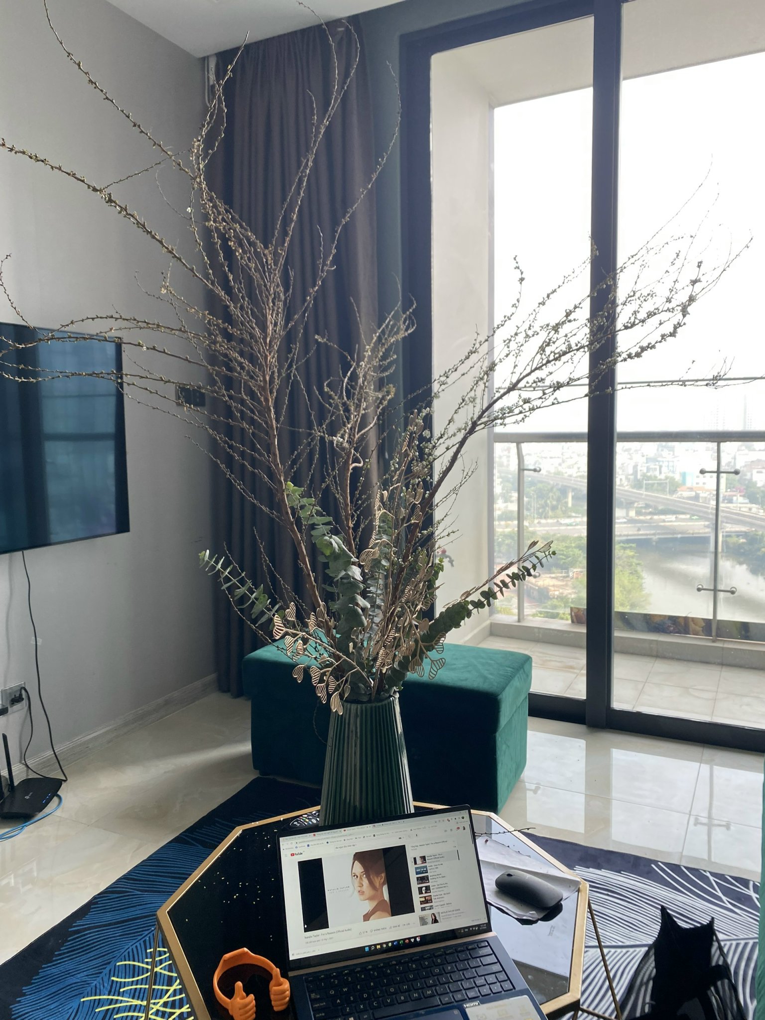CĂN GÓC 2PN-2WC ,80m2 VÒNG CUNG VINHOMES BASON VIEW LANDMARK 81 CHO THUÊ GIÁ 28TR/TH