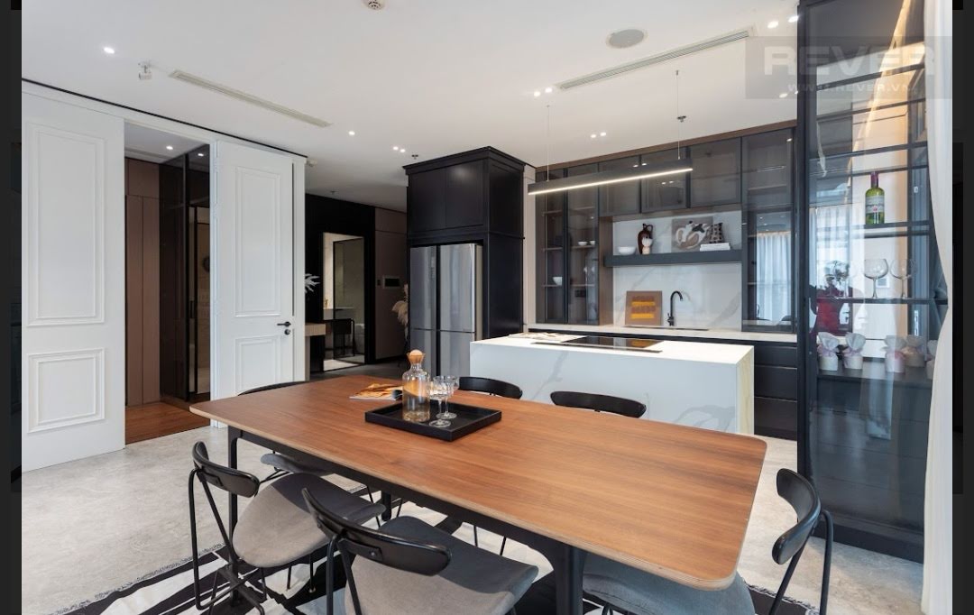 Cho thuê căn hộ 3 phòng ngủ Vinhomes Golden River tầng thấp nội thất đầy đủ