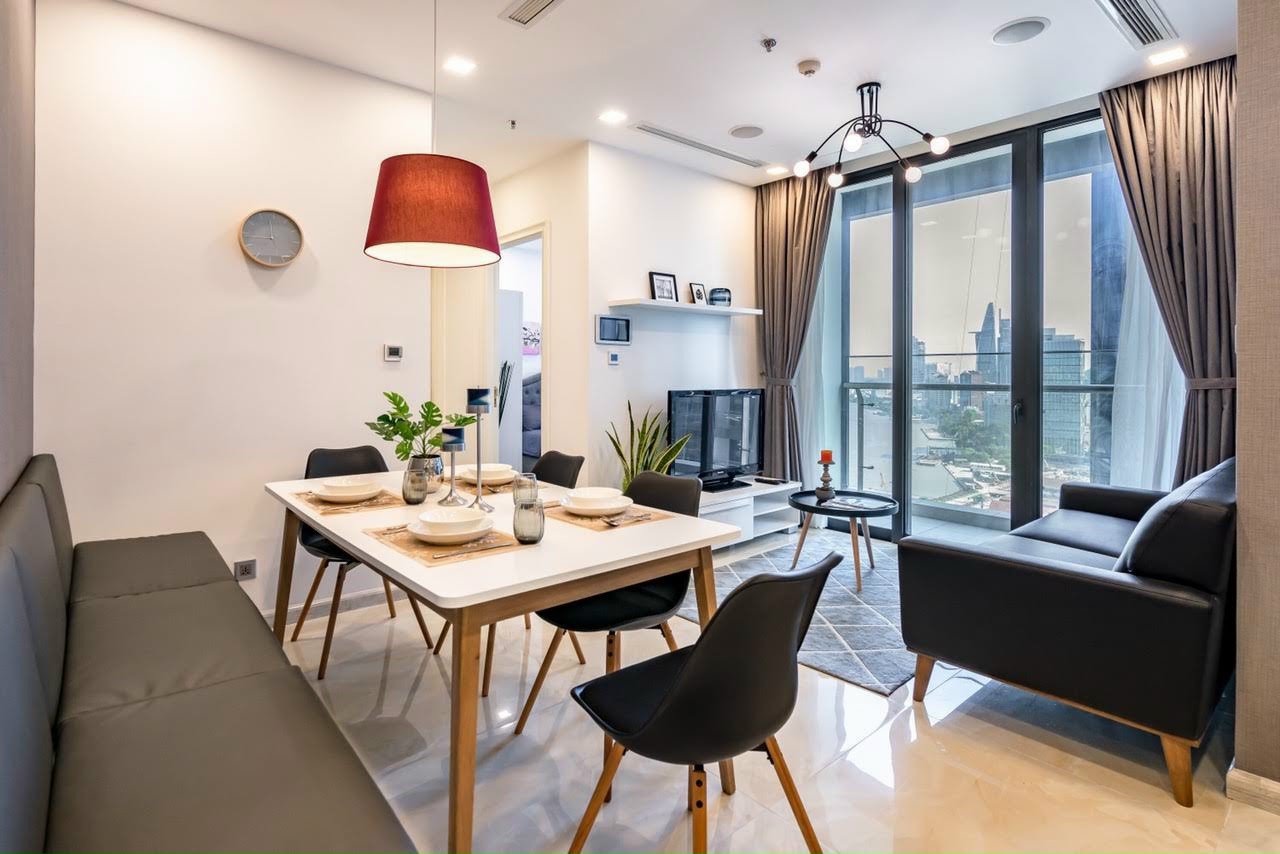 Bán căn hộ 2 phòng ngủ Vinhomes Golden River tầng trung, tòa Aqua 1 ,view sông Bitexco