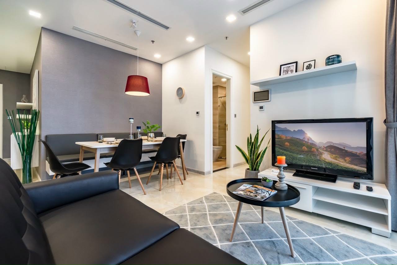 Bán căn hộ 2 phòng ngủ Vinhomes Golden River tầng trung, tòa Aqua 1 ,view sông Bitexco
