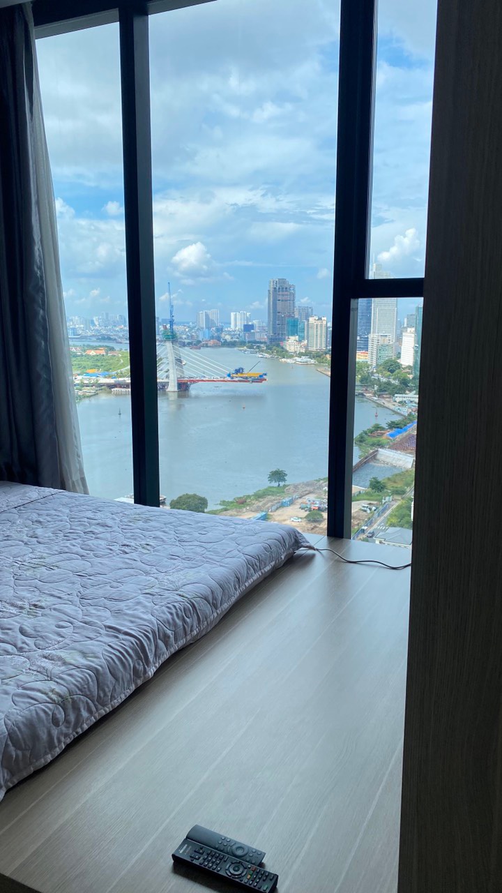 Cho thuê căn hộ 2 phòng ngủ Vinhomes Golden River view Bitexco Aqua