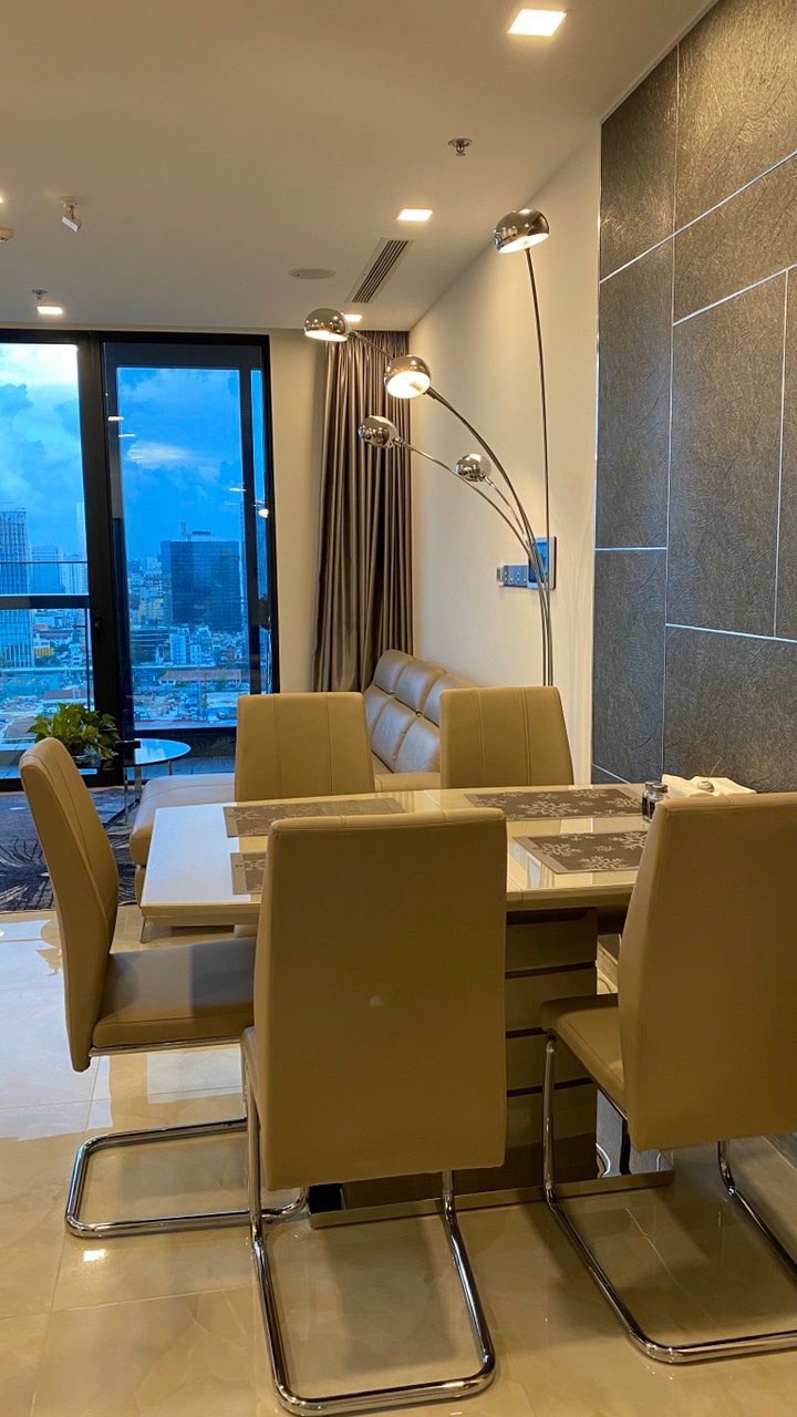 Cho thuê căn hộ 2 phòng ngủ Vinhomes Golden River view Bitexco Aqua