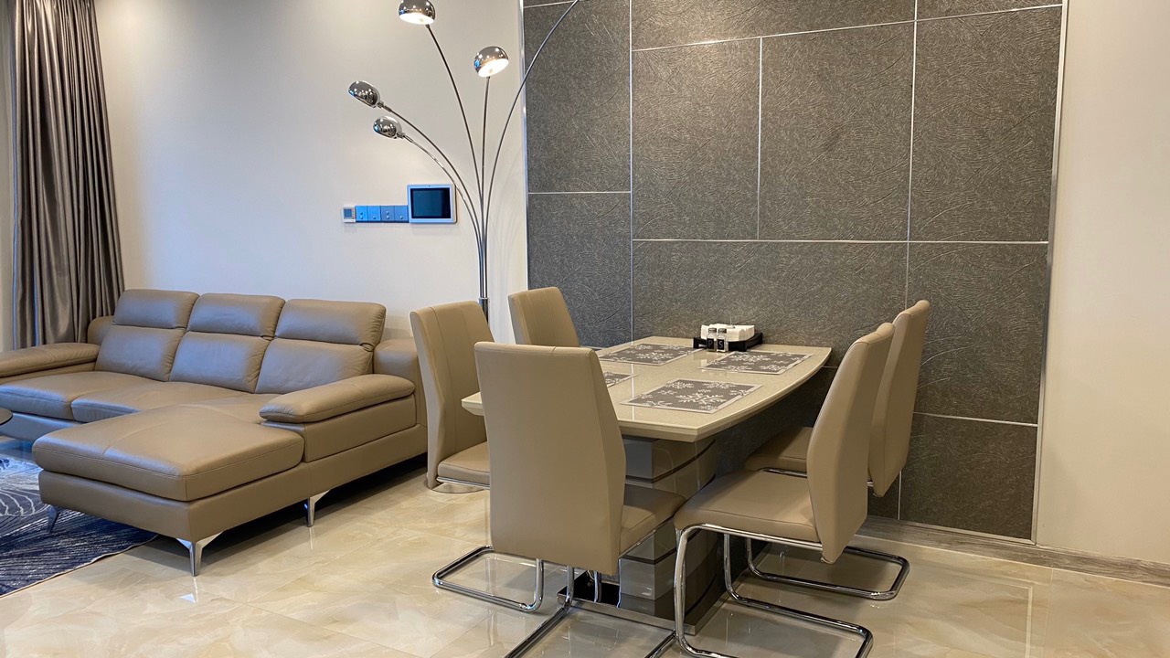 Bán căn hộ 2 phòng ngủ Vinhomes Golden River tầng trung, tòa Aqua 3 ,view sông Bitexco