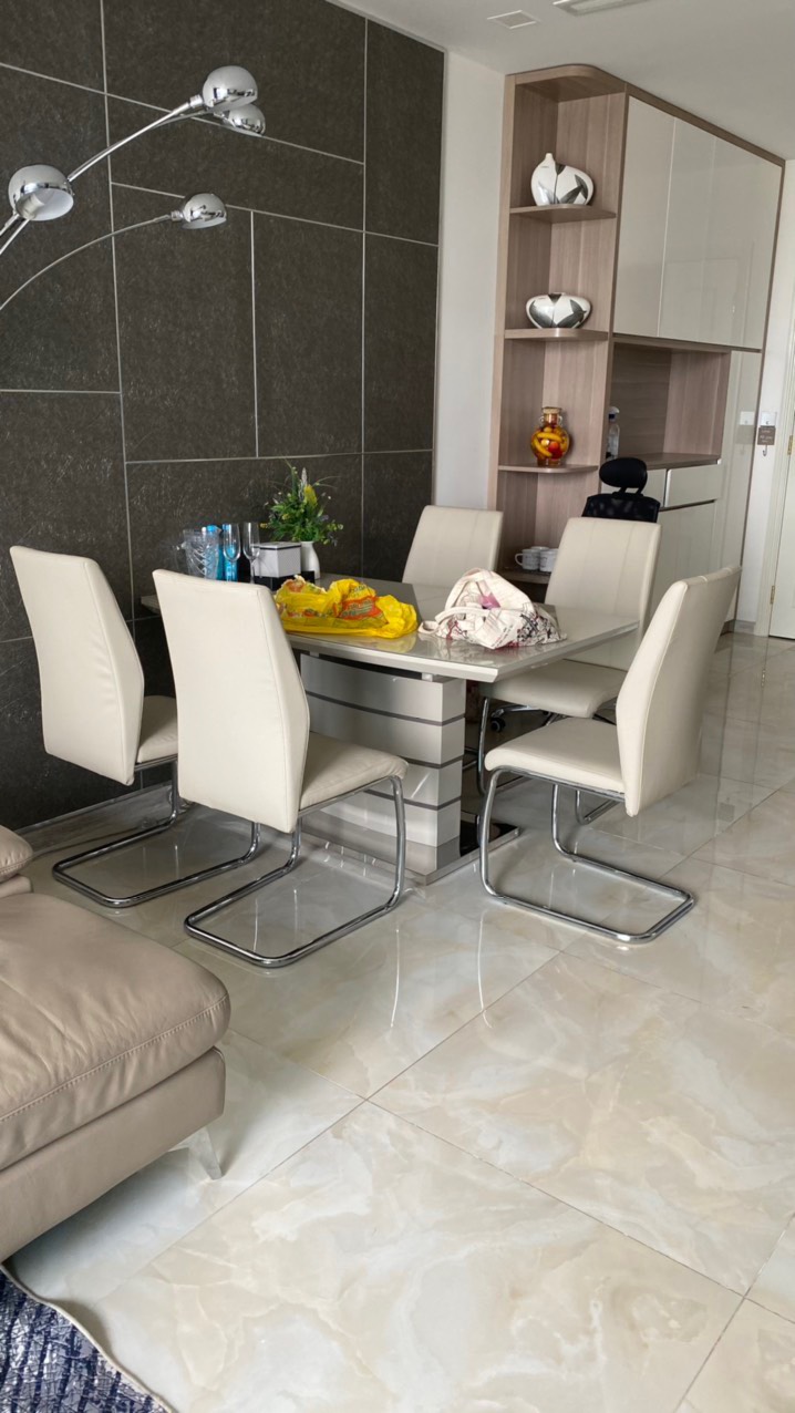 Cho thuê căn hộ 2 phòng ngủ Vinhomes Golden River view Bitexco Aqua