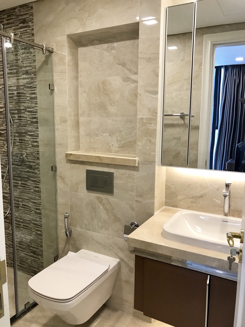 CHÍNH CHỦ CẦN BÁN CĂN HỘ VINHOMES GOLDEN RIVER TÒA LUX 6