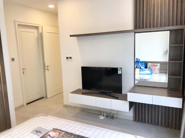 CHÍNH CHỦ CẦN BÁN CĂN HỘ VINHOMES GOLDEN RIVER TÒA LUX 6
