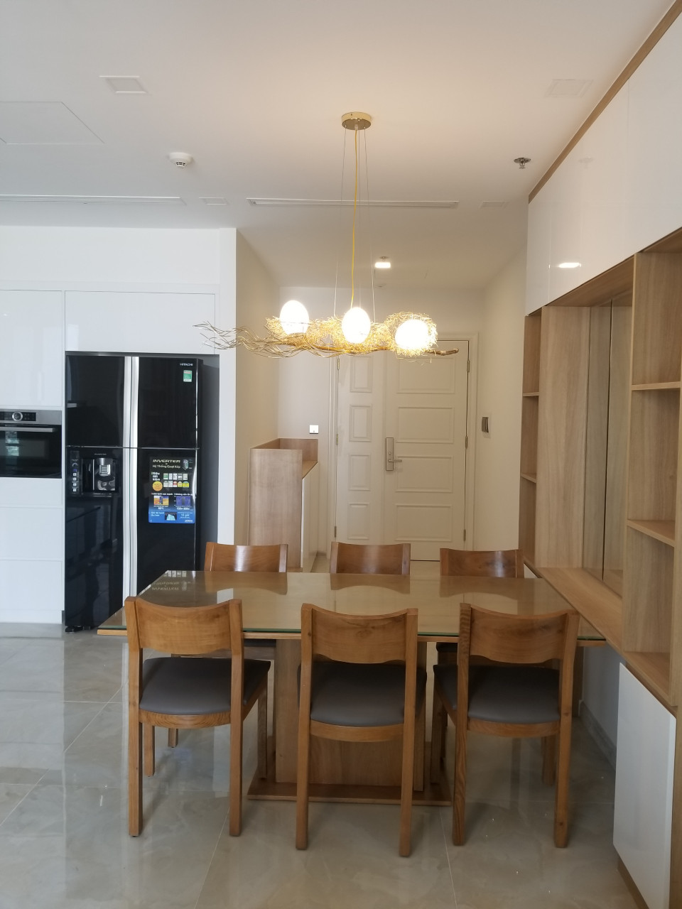 CHÍNH CHỦ CẦN BÁN CĂN HỘ VINHOMES GOLDEN RIVER TÒA LUX 6